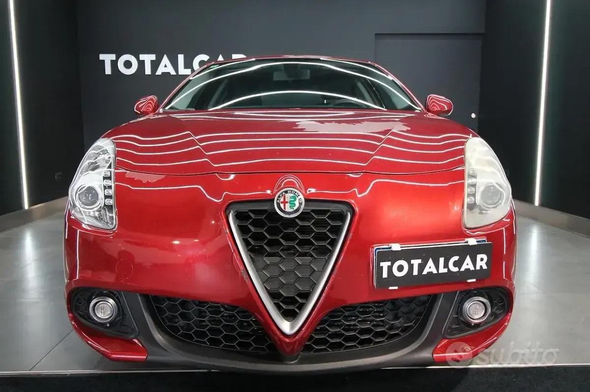 Usata Alfa Romeo Giulietta 140 CV (102 kW) 2011 Rosso Utilitaria