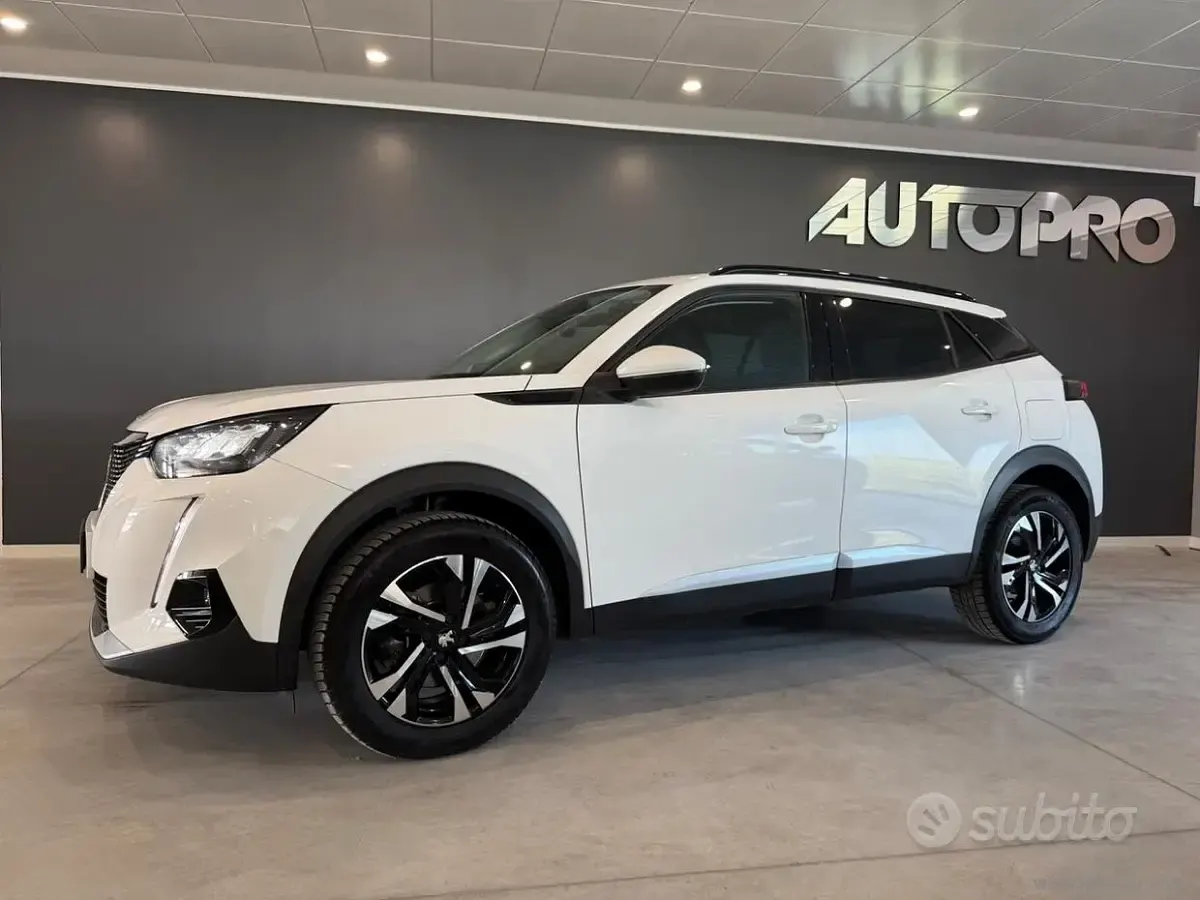 Usata Peugeot 2008 Allure 131 CV (96 kW) 2021 Bianco SUV