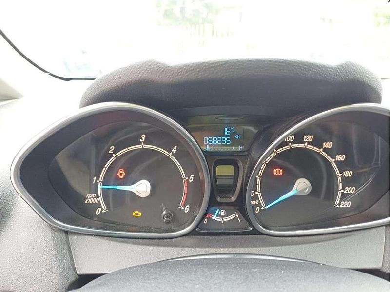 Usata Ford Fiesta Titanium 75 CV (55 kW) 2013 Blu/azzurro Berlina