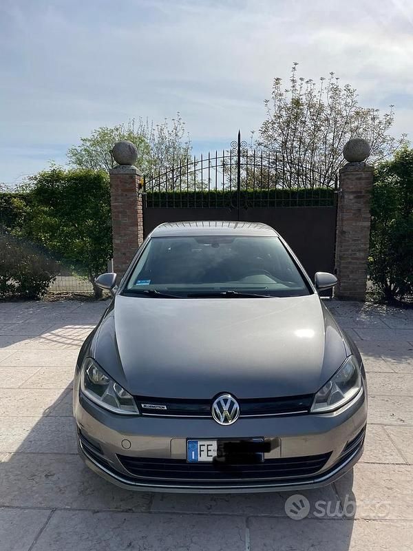 Usata VW Golf VII 110 CV (80 kW) 2016 Grigio Utilitaria