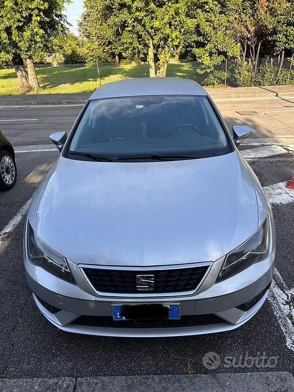 Grigio Usata 2017 Seat Leon Style Tre volumi | 12.500 € (Molto cara) - Immagine 1/4