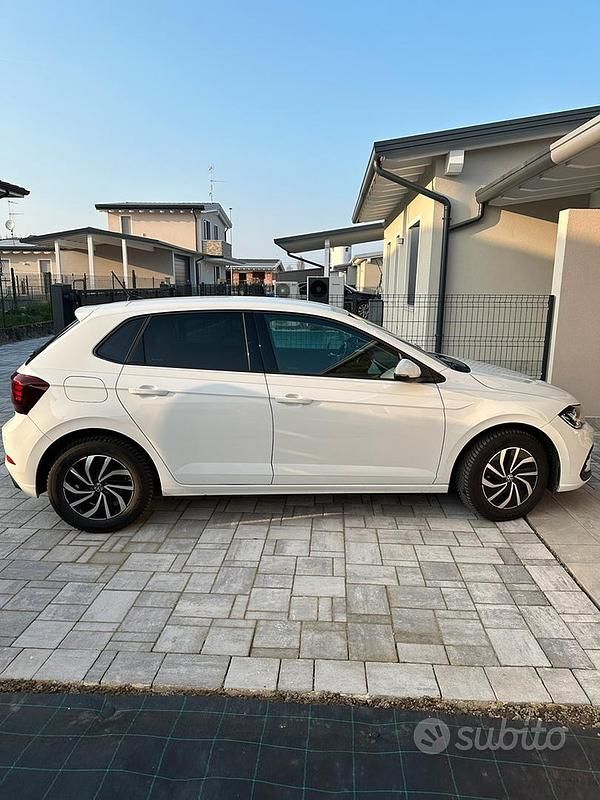 Usata VW Polo Life 95 CV (69 kW) 2024 Bianco Utilitaria