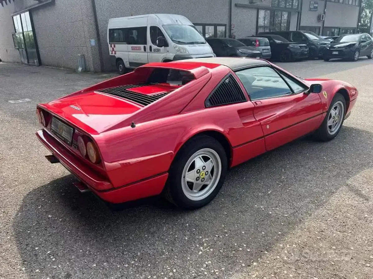 Usata Ferrari 328 270 CV (198 kW) 1989 Rosso Cabrio