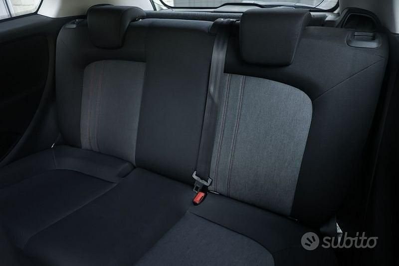 Begagnad Fiat Punto Easy 78 HK (57 kW) 2013 Vit Halvkombi