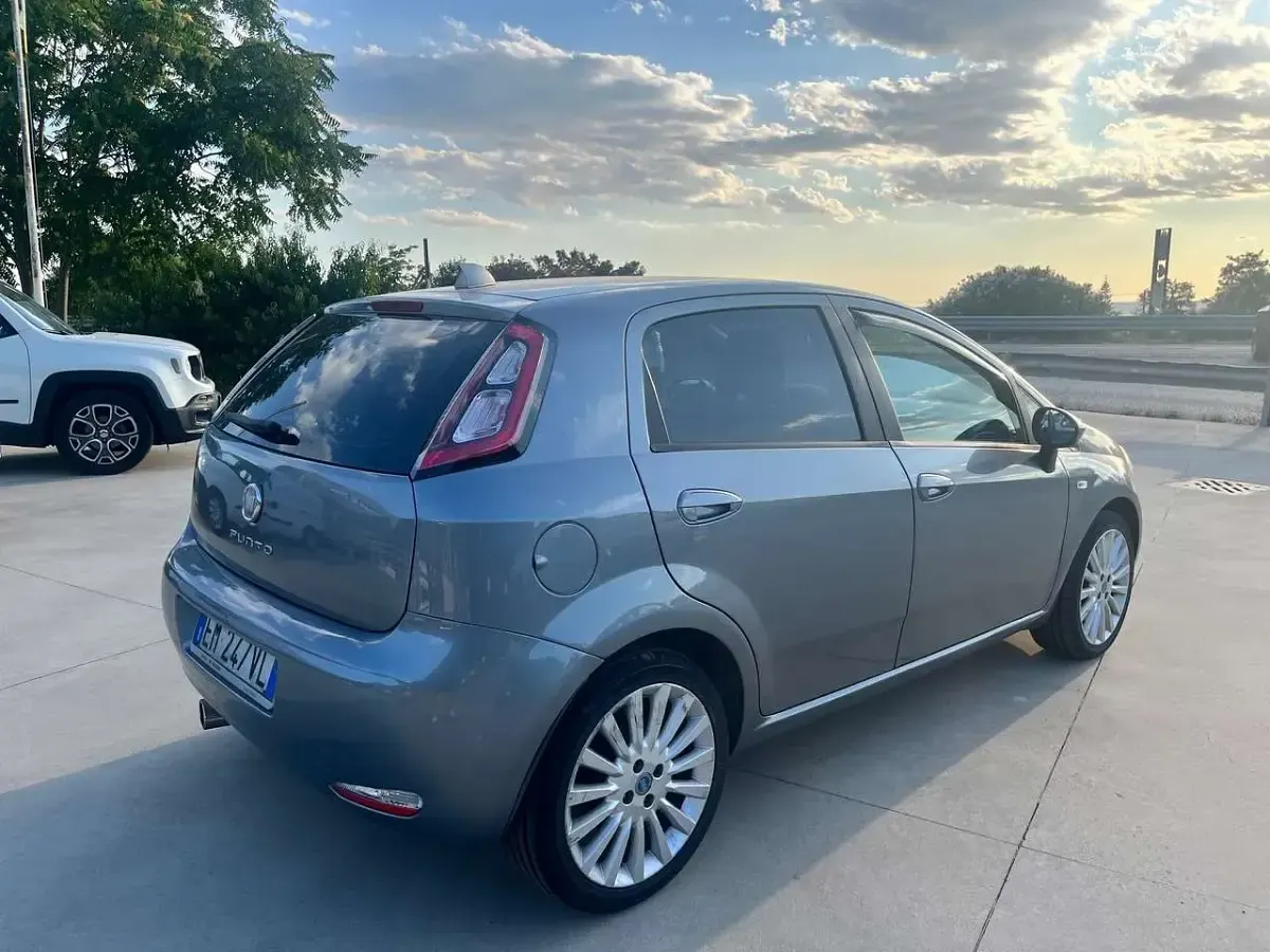 Usata Fiat Punto Sport 95 CV (69 kW) 2012 Other Utilitaria