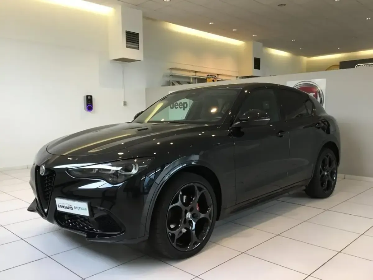 Usata Alfa Romeo Stelvio Competizione 210 CV (154 kW) 2023 Nero SUV