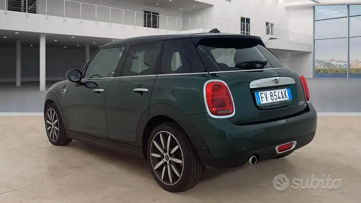 Usata Mini Cooper D 116 CV (85 kW) 2019 Verde Utilitaria