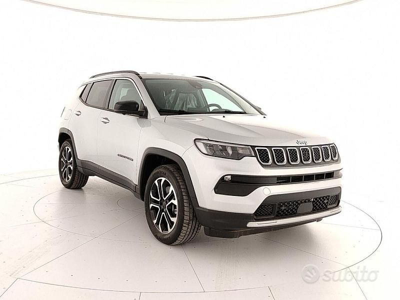 Grigio Usata 2024 Jeep Compass Limited SUV | 32.900 € (Molto cara) - Immagine 1/4