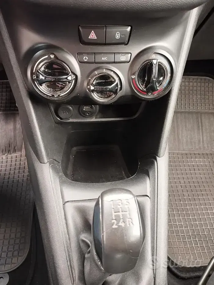 Usata Peugeot 208 Allure 68 CV (50 kW) 2014 Grigio Utilitaria