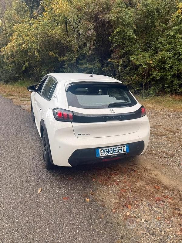 Usata Peugeot e-208 2020 Bianco Utilitaria