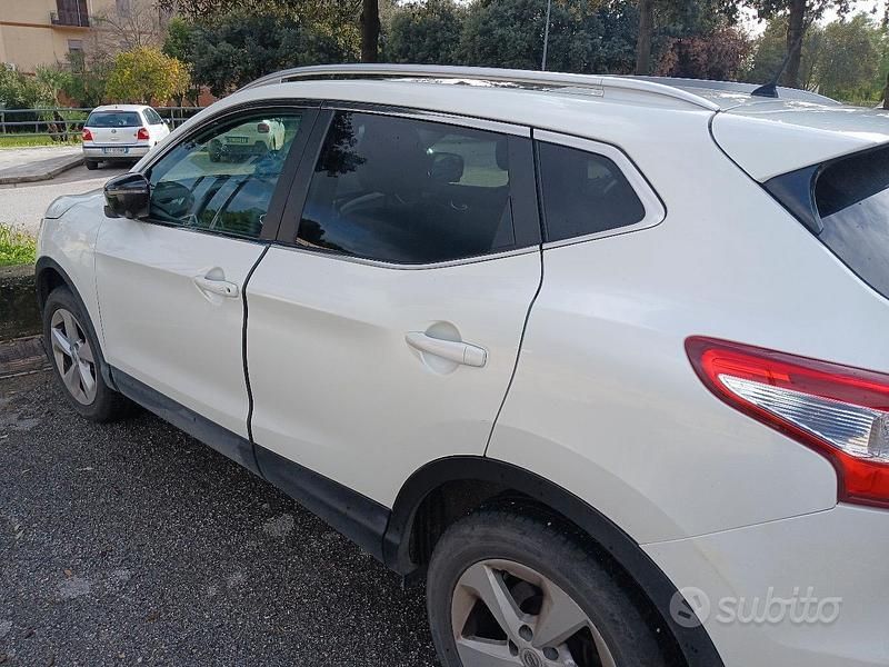 Usata Nissan Qashqai 130 CV (95 kW) 2015 Bianco SUV