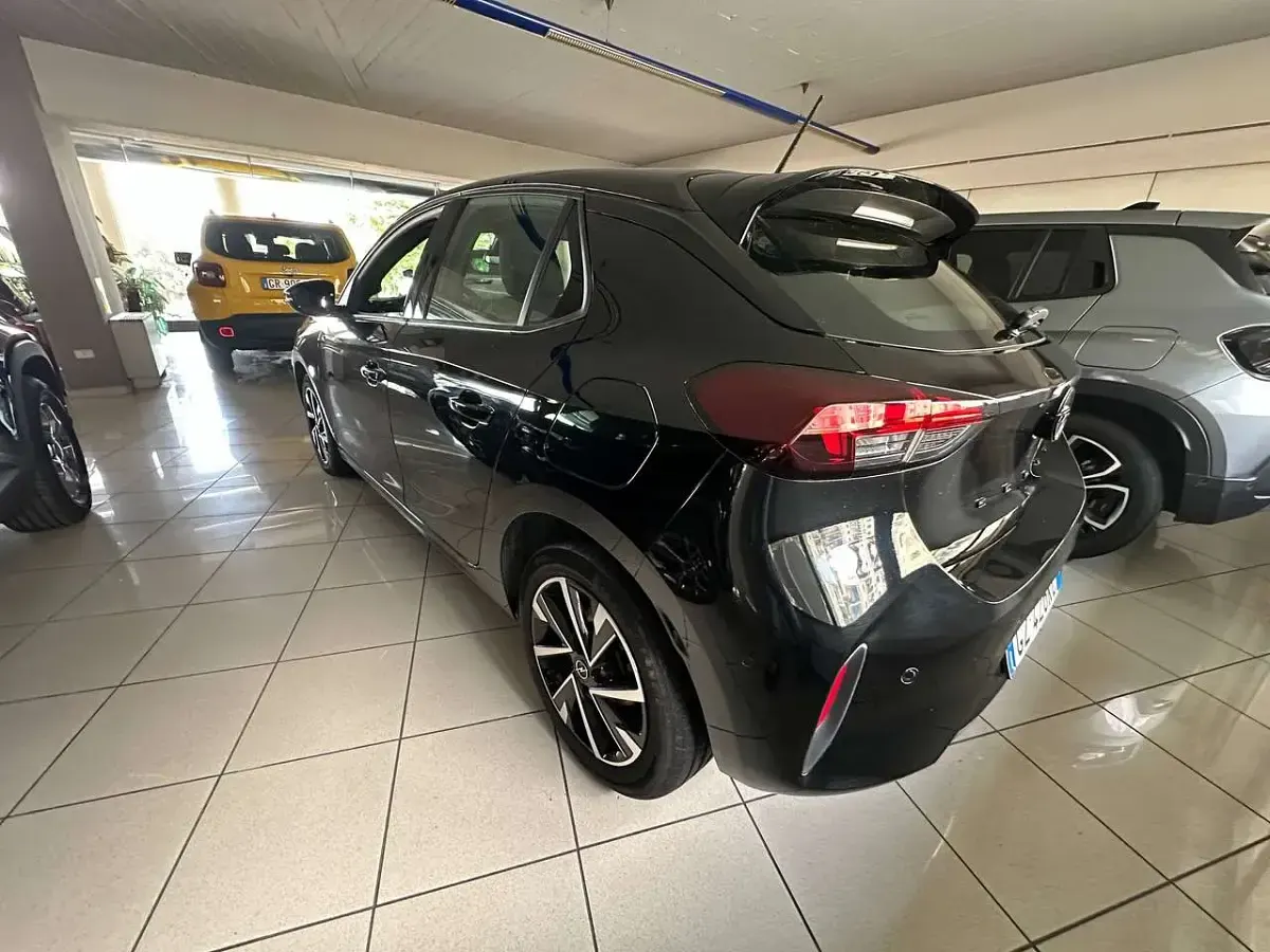 Usata Opel Corsa 101 CV (74 kW) 2025 Nero Utilitaria