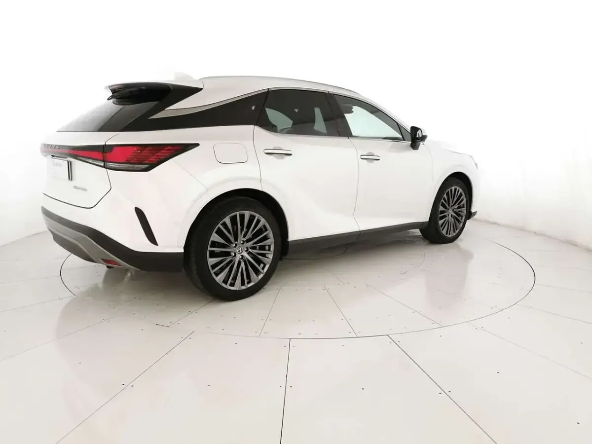Usata Lexus RX450h Luxury Line 309 CV (227 kW) 2024 Bianco SUV