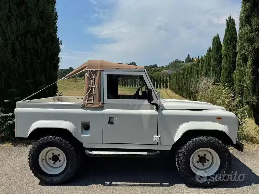 Usata Land Rover Defender 86 CV (63 kW) 1989 Bianco SUV
