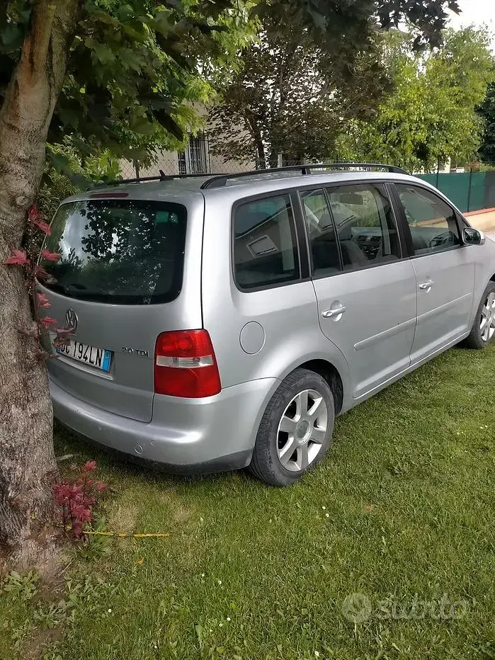 Usata VW Touran 140 CV (102 kW) 2006 Grigio Monovolume