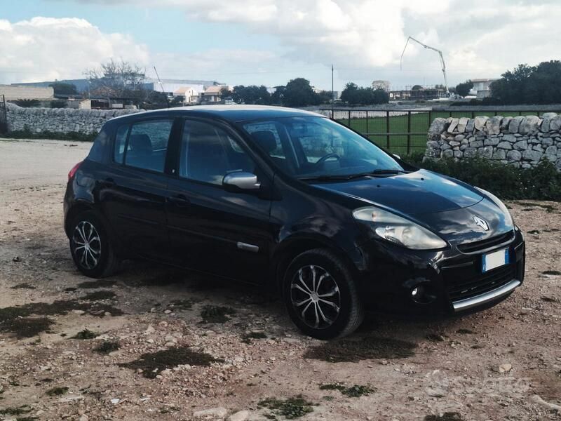 Usata Renault Clio II 75 CV (55 kW) 2011 Nero Utilitaria