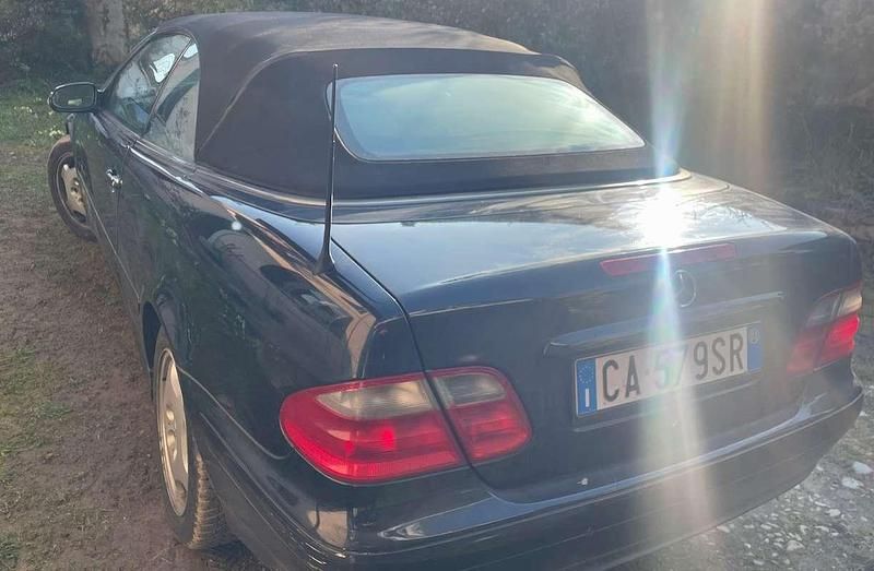 Usata Mercedes CLK200 Elegance 163 CV (119 kW) 2002 Nero Cabrio