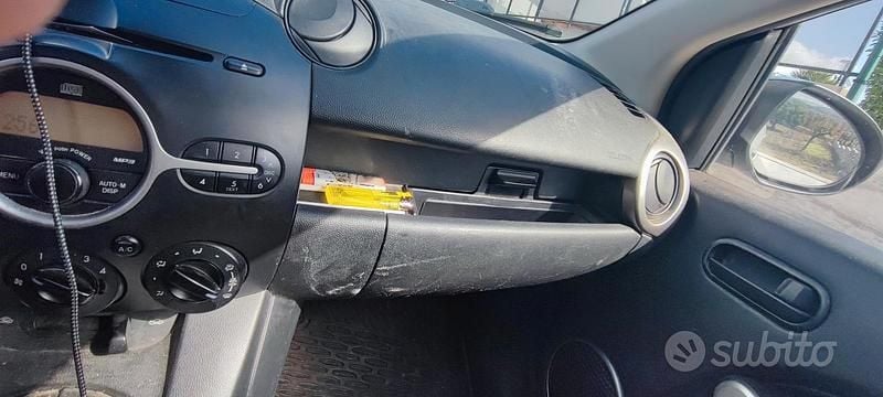 Usata Mazda 2 86 CV (63 kW) 2008 Grigio Berlina