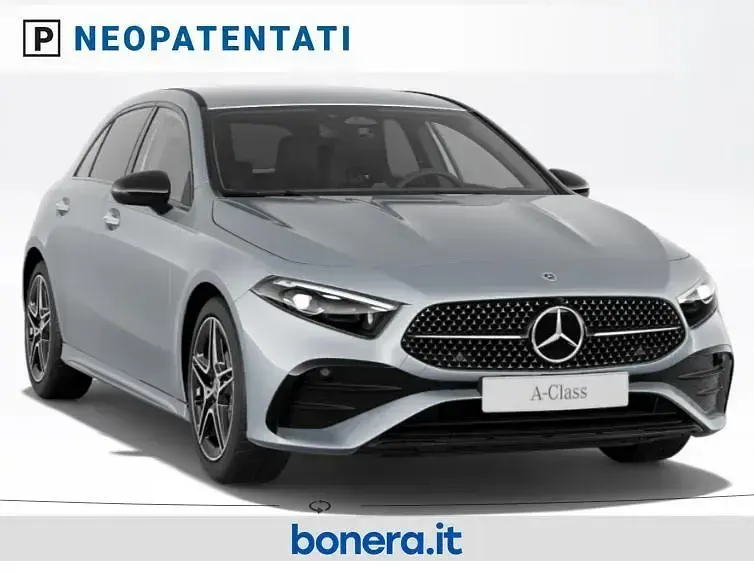 Nuova Mercedes A180 AMG line 115 CV (84 kW) 2026 Argento Berlina