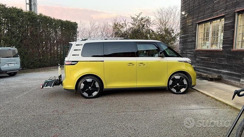Usata VW ID. Buzz Pro 210 kW (286 CV) 2022 Giallo Monovolume