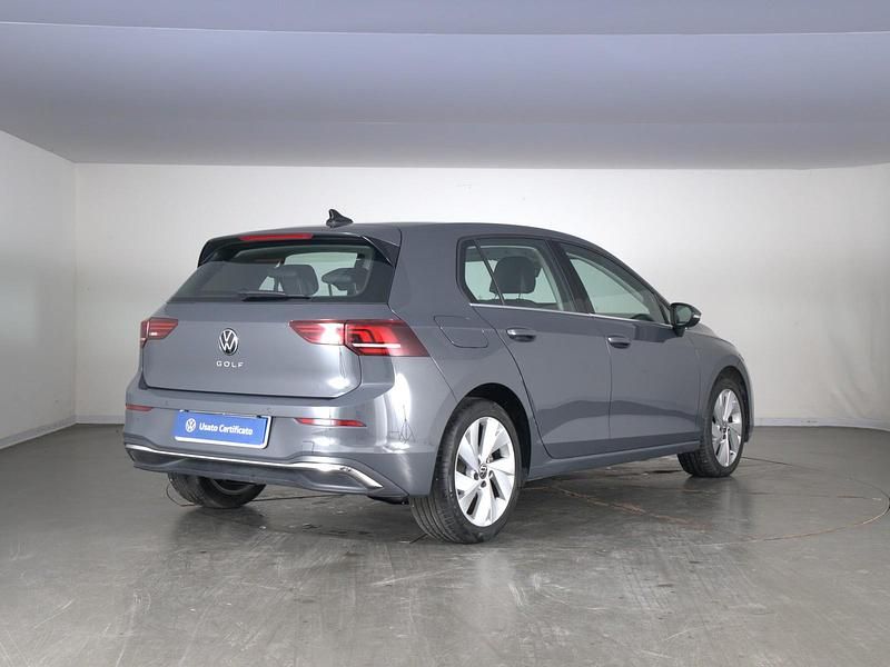 Usata VW Golf VIII Style 150 CV (110 kW) 2025 Dolphin grey metallizzato Berlina