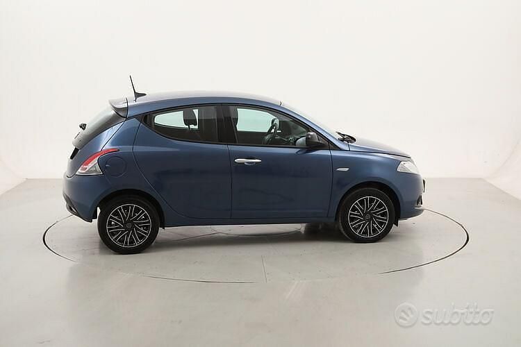 Usata Lancia Ypsilon Silver 69 CV (50 kW) 2023 Blu Utilitaria