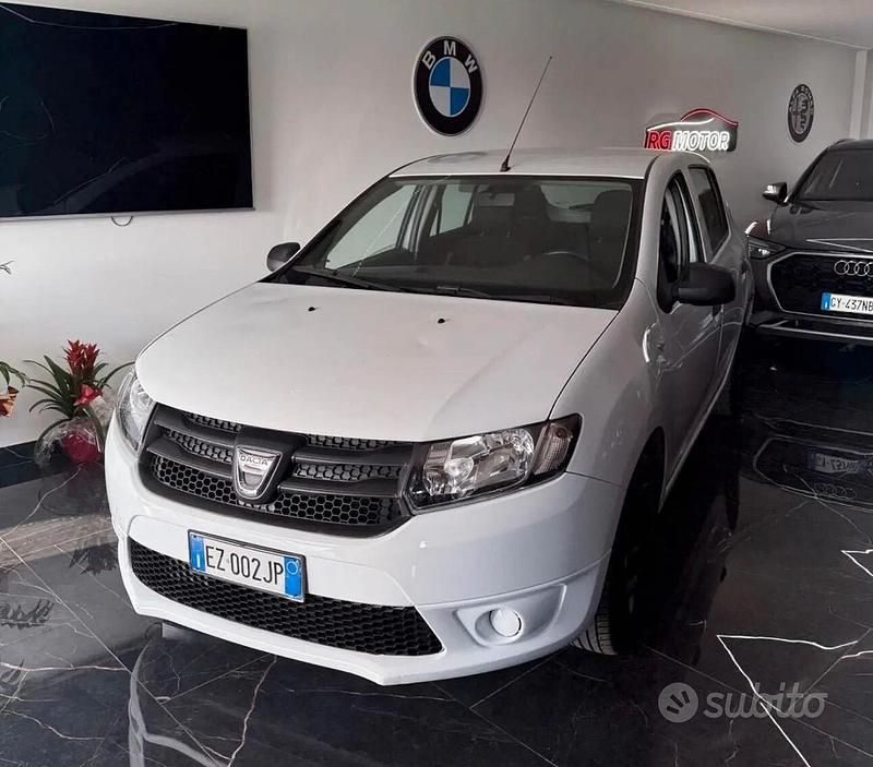 Usata Dacia Sandero Lauréate 75 CV (55 kW) 2015 Bianco Berlina