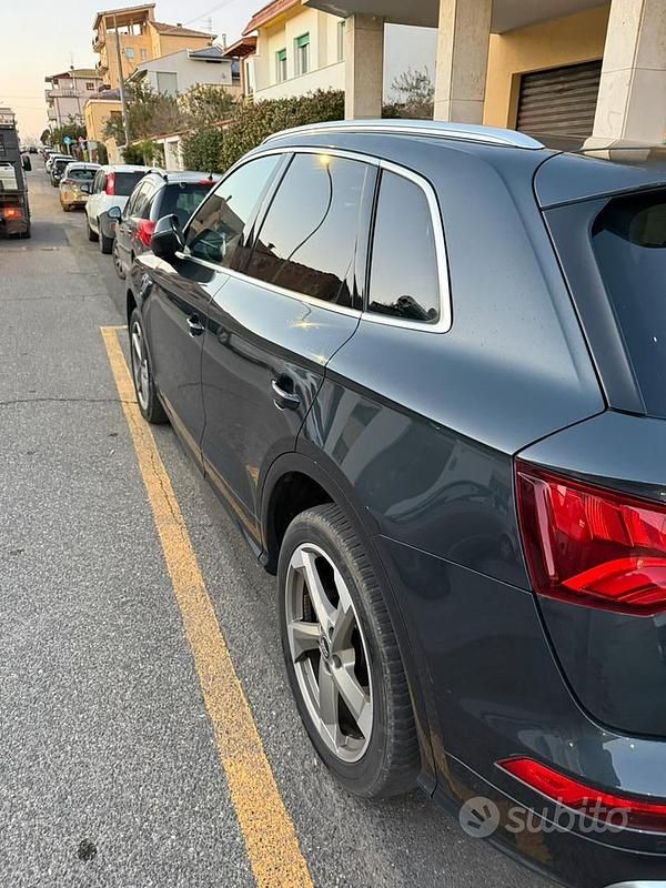 Usata Audi Q5 S-line plus 190 CV (139 kW) 2019 Grigio SUV