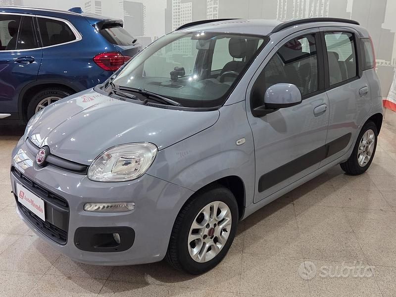 Usata Fiat Panda Lounge 69 CV (50 kW) 2017 Grigio Utilitaria