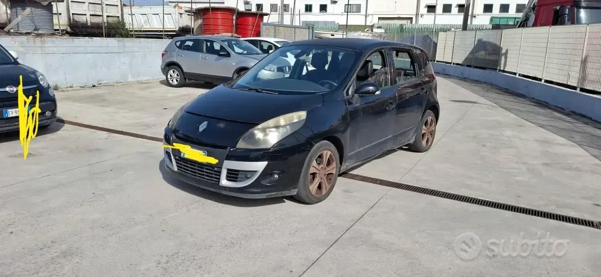 Usata Renault Scénic III Dynamique 110 CV (80 kW) 2011 Nero Monovolume