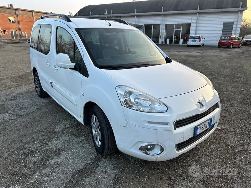Bianco Usata 2013 Peugeot Partner Monovolume | 4900 € (Cara) - Immagine 1/4