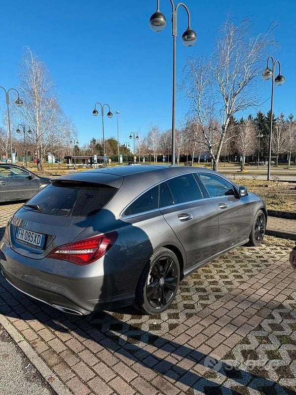 Usata Mercedes CLA220 Shooting Brake 177 CV (130 kW) 2017 Grigio Station wagon