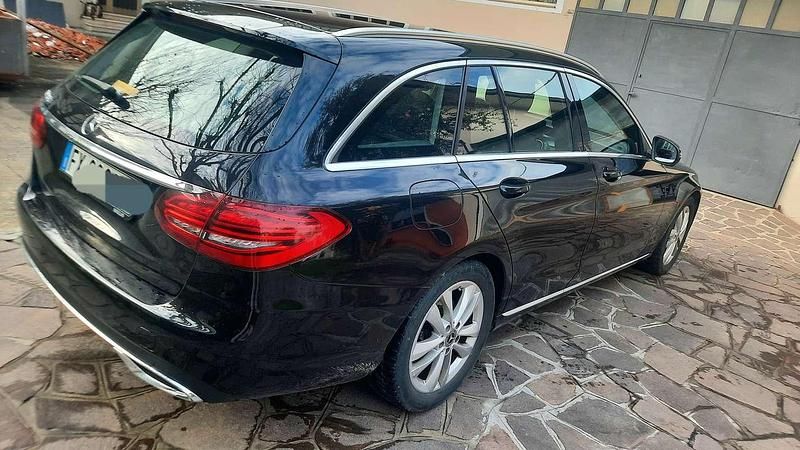 Usata Mercedes C220 194 CV (142 kW) 2019 Nero Station wagon