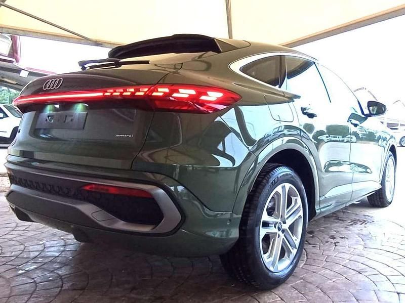 Nuova Audi Q5 Sportback S-Line 204 CV (150 kW) 2025 Verde distretto militare SUV