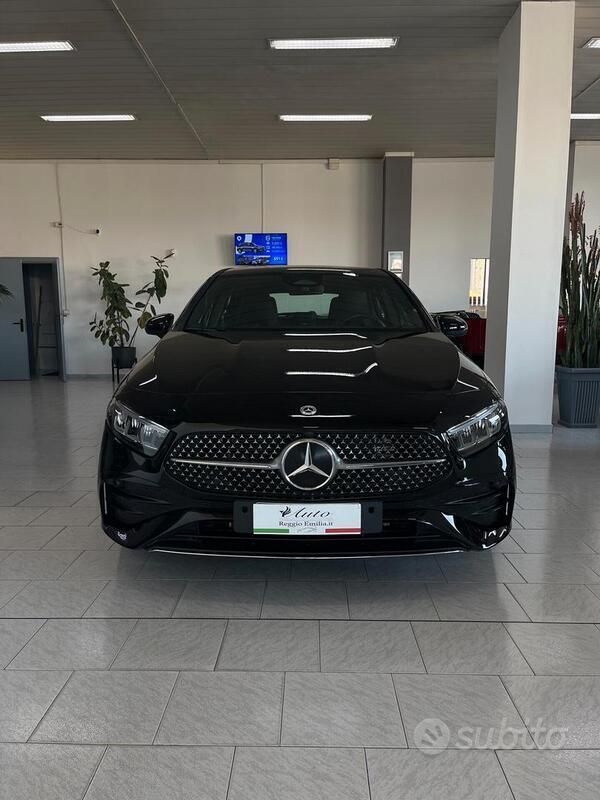 Usata Mercedes A250 AMG Line Premium Plus 163 CV (119 kW) 2023 Nero Berlina