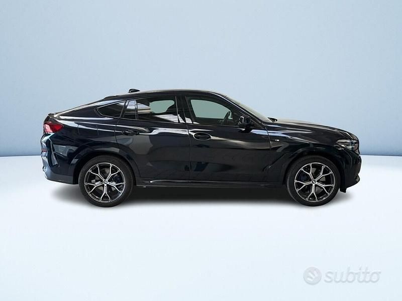 Usata BMW X6 M Sport 333 CV (244 kW) 2021 Nero metallizzato SUV