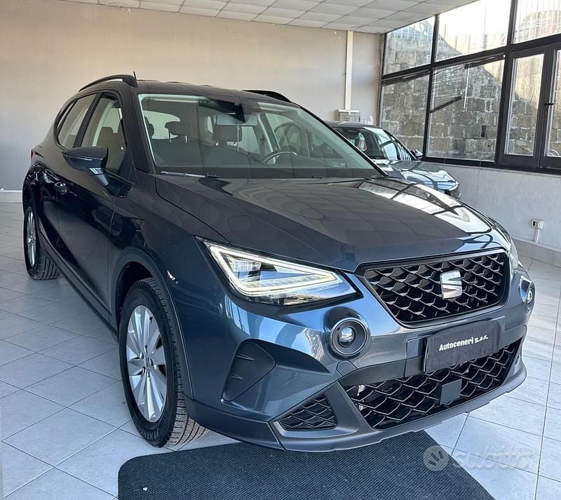 Usata Seat Arona Style 90 CV (66 kW) 2022 Grigio SUV