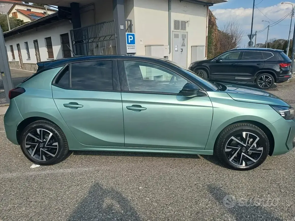 Usata Opel Corsa 101 CV (74 kW) 2025 Verde Utilitaria