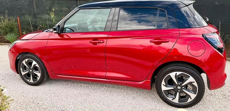 Usata Suzuki Swift 83 CV (61 kW) 2024 Rosso Utilitaria