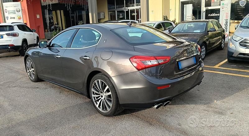 Usata Maserati Ghibli 275 CV (202 kW) 2014 Grigio Berlina