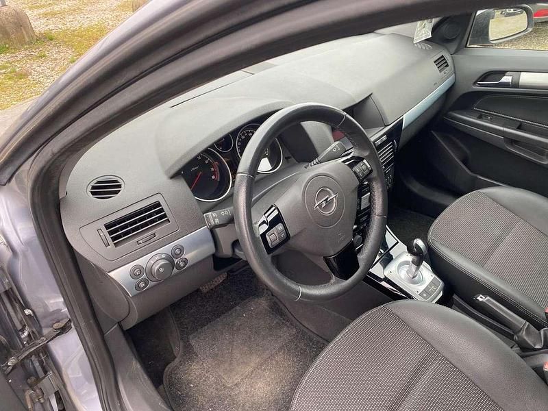 Usata Opel Astra 116 CV (85 kW) 2009 Argento Station wagon