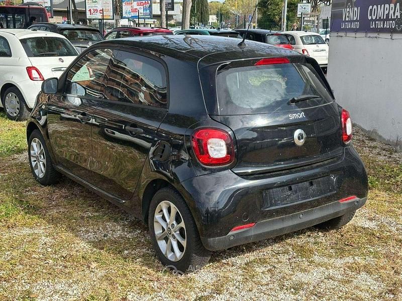 Usata Smart ForFour Passion 90 CV (66 kW) 2014 Nero Utilitaria