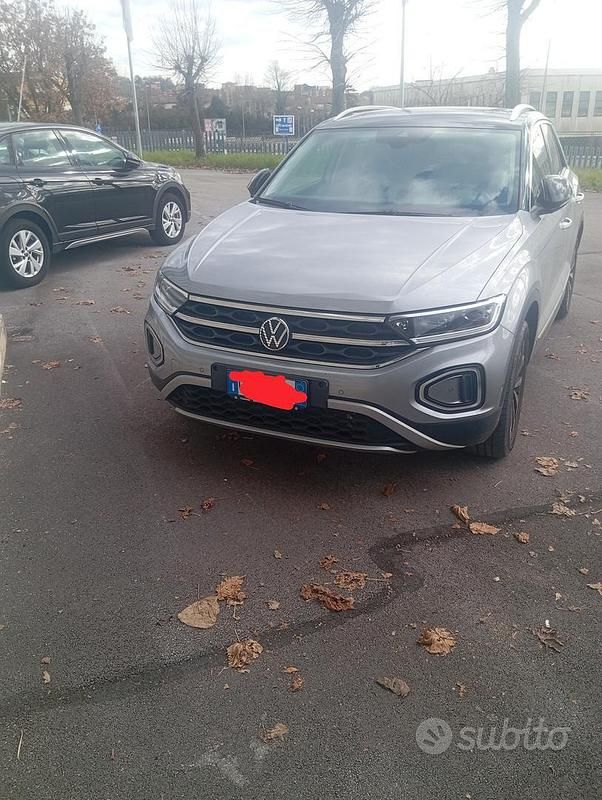 Usata 2023 VW T-Roc SUV | 20.000 € - Immagine 1/2