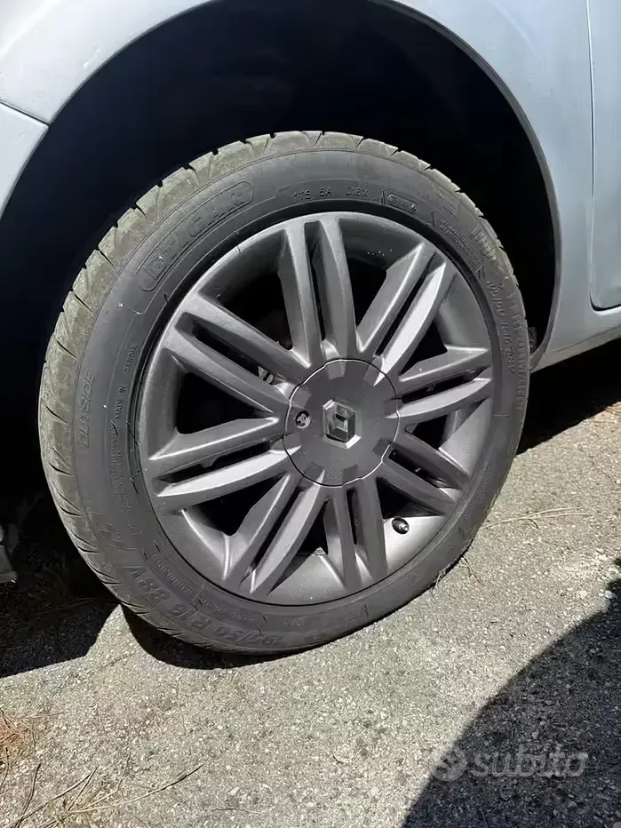 Usata Renault Clio II 101 CV (74 kW) 2010 Grigio Berlina
