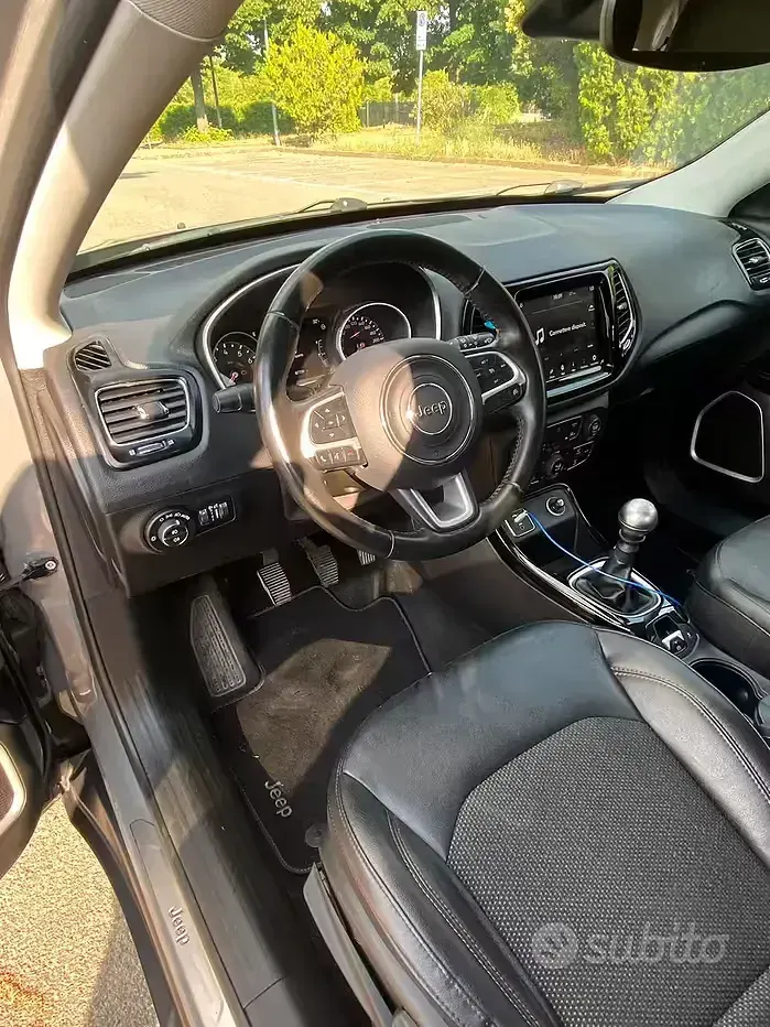 Usata Jeep Compass 140 CV (102 kW) 2019 Grigio SUV