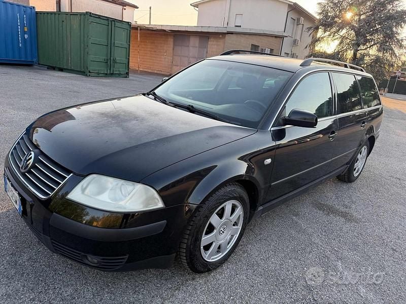 Usata VW Passat 130 CV (95 kW) 2003 Nero Station wagon