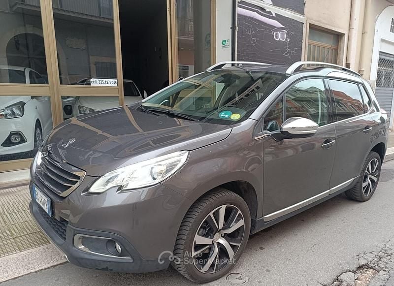 Grigio Usata 2015 Peugeot 2008 Allure SUV | 8490 € (Buon prezzo) - Immagine 1/4