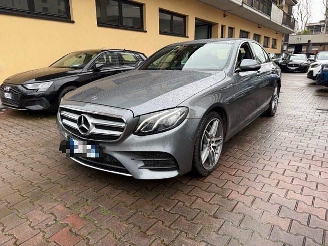 Usata Mercedes E220 Premium Plus 194 CV (142 kW) 2018 Grigio scuro Berlina