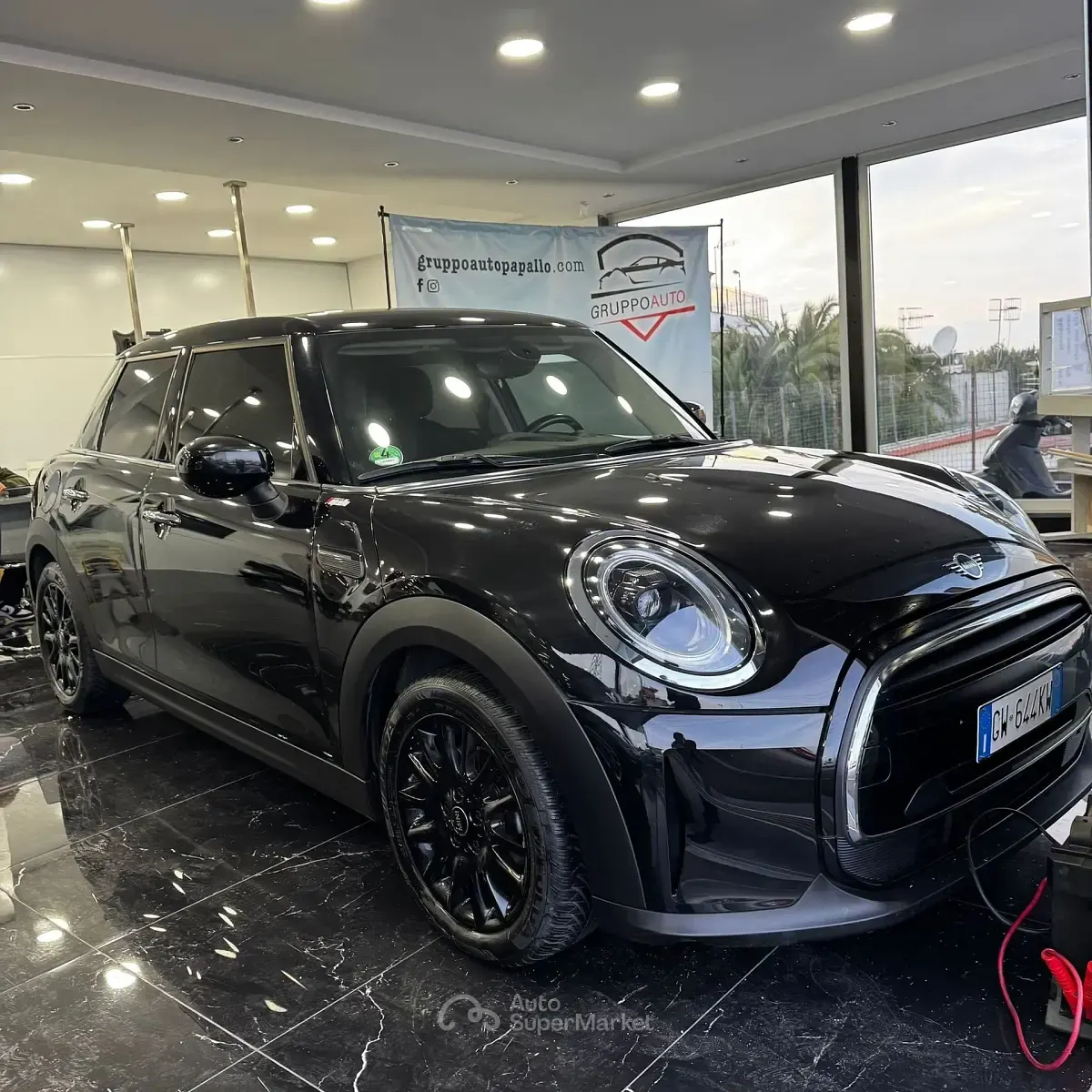 Usado Mini Cooper 102 HP (75 kW) 2022 Preto Citadino