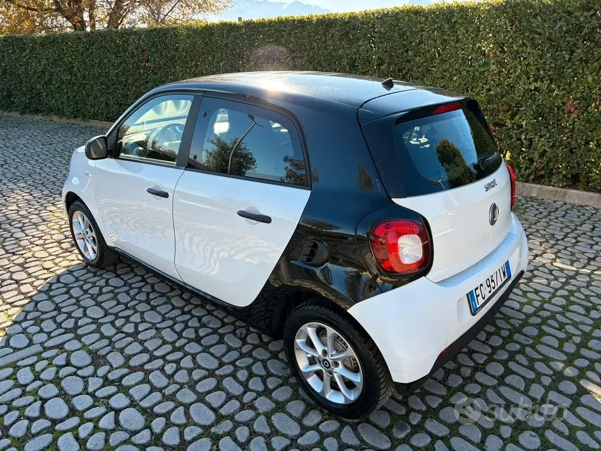 Usata Smart ForFour Passion 71 CV (52 kW) 2016 Bianco Utilitaria